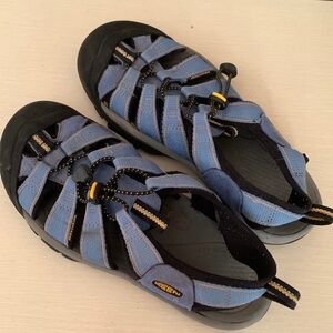 Keen Sandals women’s size 9.5